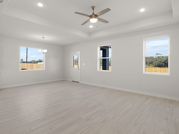 4th image of 4804 Oleander Ave