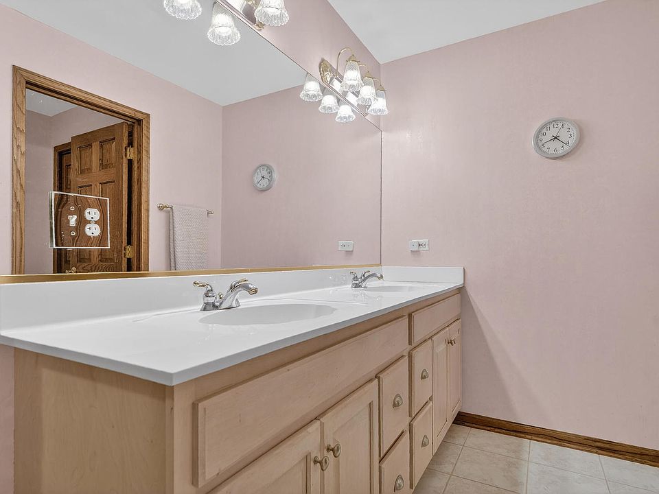1st image of 1036 E Talbot St