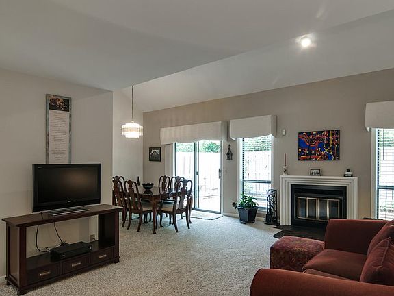 4th image of 503 Belle Pointe Ct