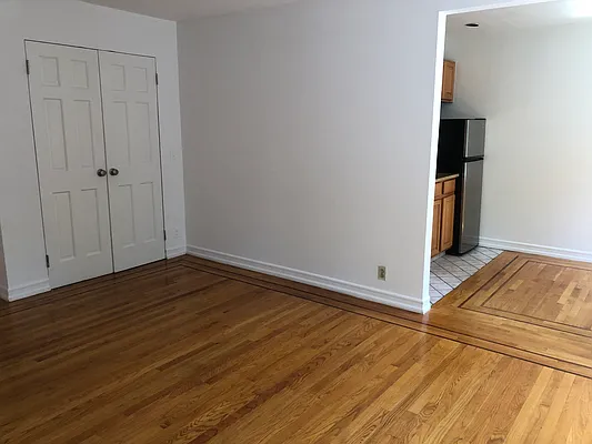 Rented by Waverly Realty Associates | media 4