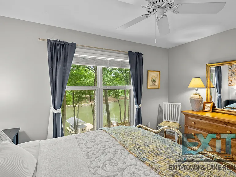 255 Sandy Ln — Photo 30