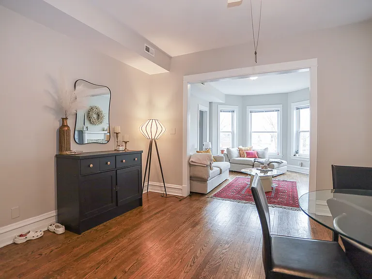 1315 W Eddy St #2 — Photo 3