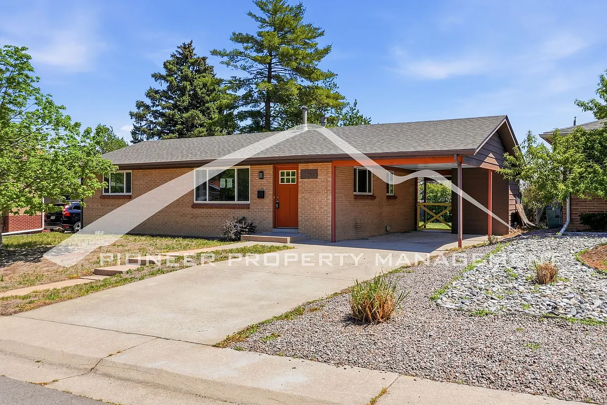 Building Photo - 2558 S Tennyson Way