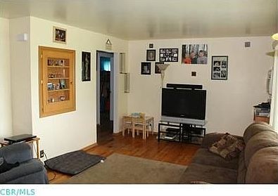 5th image of 102 N Center St