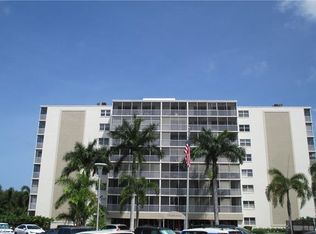 3 Bluebill Ave APT 101, Naples, FL 34108
