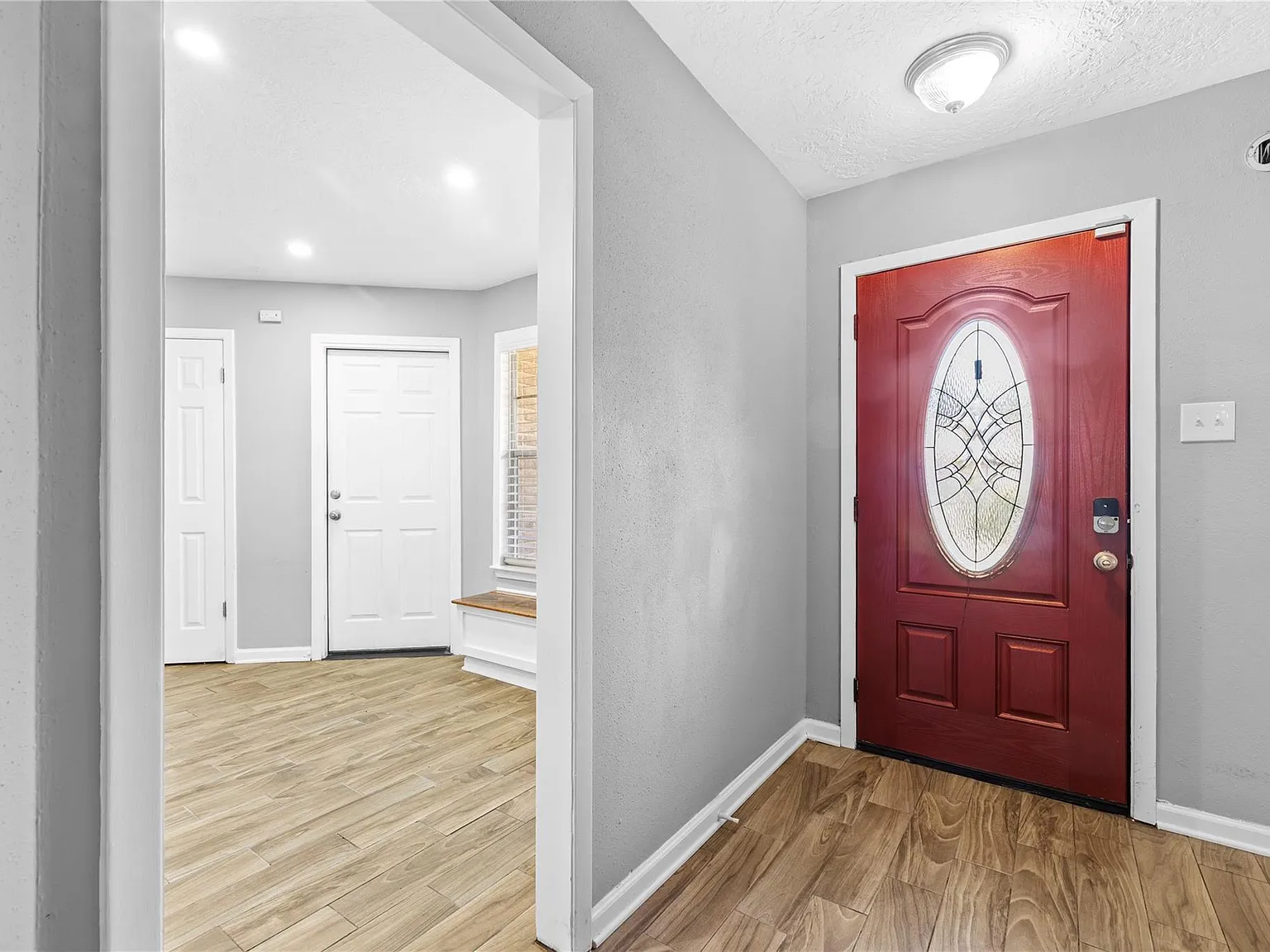 4 bed, 2.0 bath, 1904 sqft, $2,150 — Photo 4