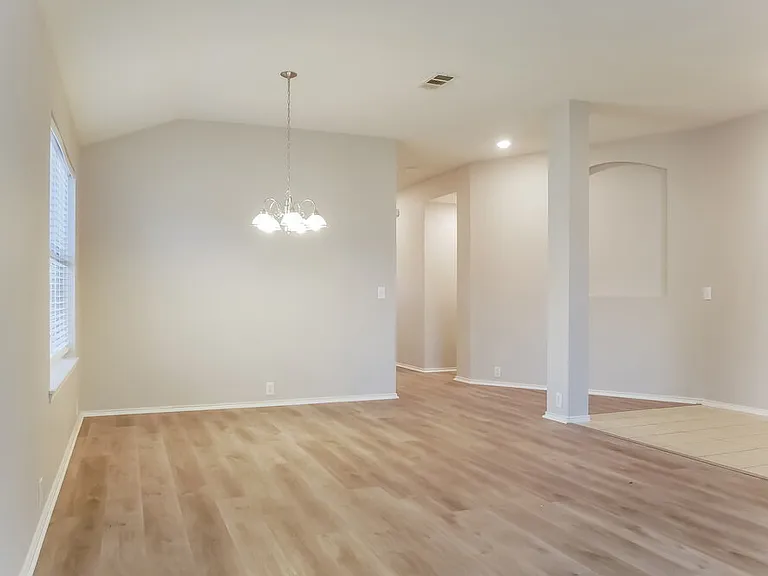 4004 Sonoma Dr — Photo 5
