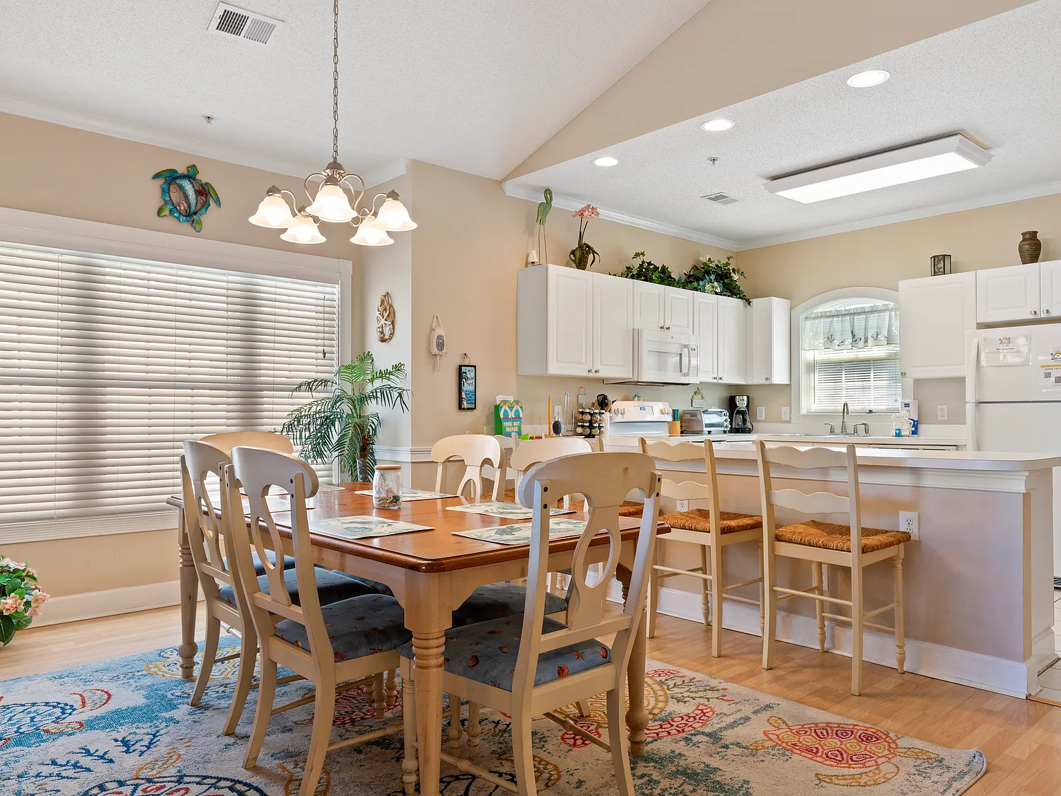 2 bed, 1050 sqft, $1,850 — Photo 4