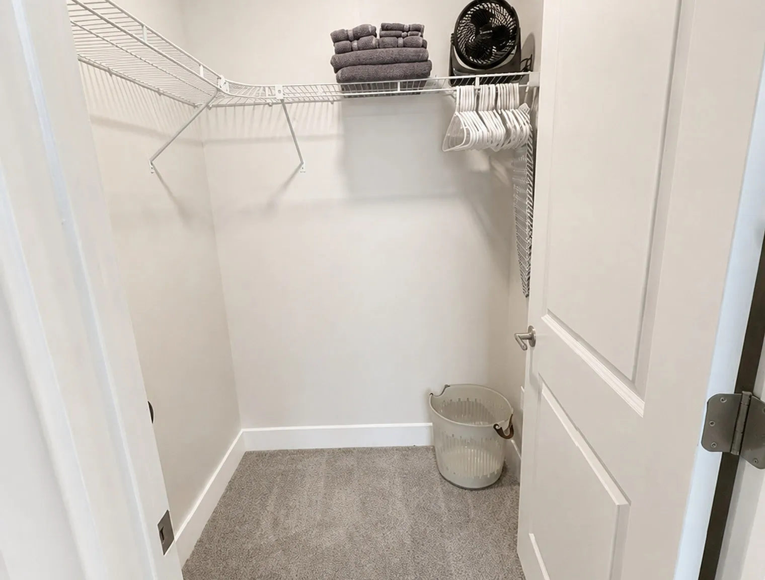 1 bed, 1.0 bath, 8072 sqft, $2,550 — Photo 3