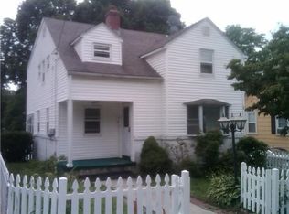 16 Watauga Ave, North Providence, RI 02911