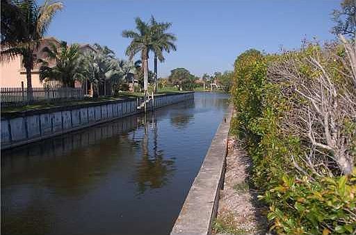 4th image of 1840 NW 13th St APT 104
