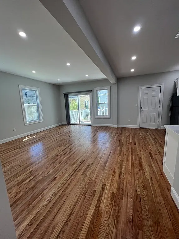 4 bed, 1200 sqft, $3,750 — Photo 4