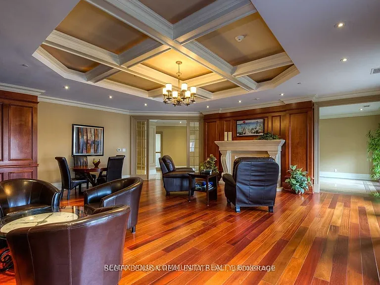 223 Erb St W #106 — Photo 23