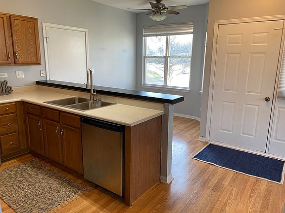 3rd image of 114 Lilac Ln