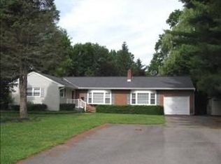 2 Beech St, Red Hook, NY 12571