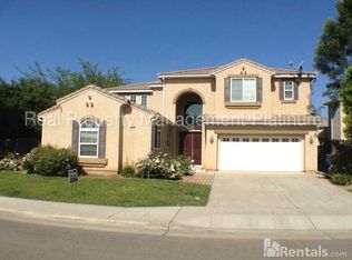 1046 N Coventry Ave, Clovis, CA