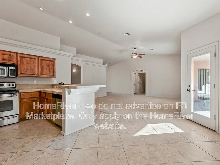 4042 Columbia Dr — Photo 6