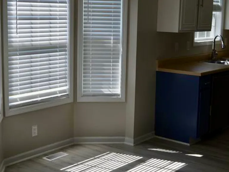 1104 Connemara Way — Photo 9