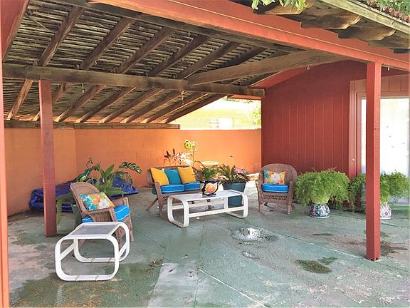 4th image of 1717 E Crescent Dr