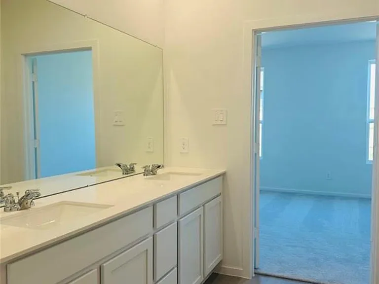 226 Draper Shadows Dr — Photo 31