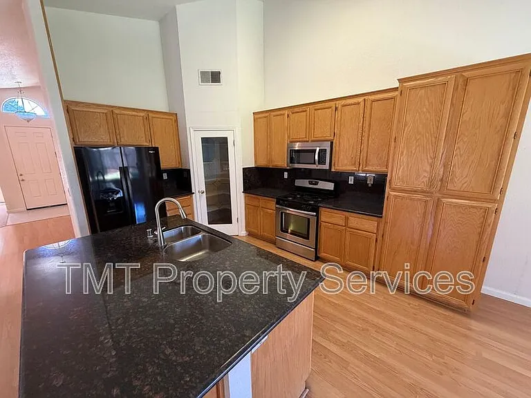 6413 Noble House Ct — Photo 5