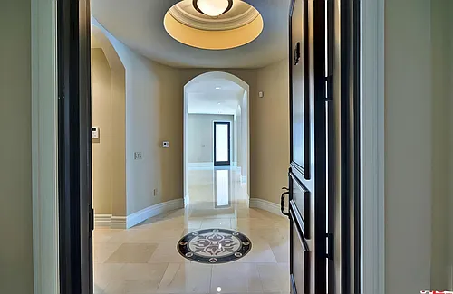 $6900/10830 Massachusetts Ave. #201--Stunning 2br, 3 Bth, In Unit Washer/Dryer, 2 Fireplaces! Wes... — Photo 2