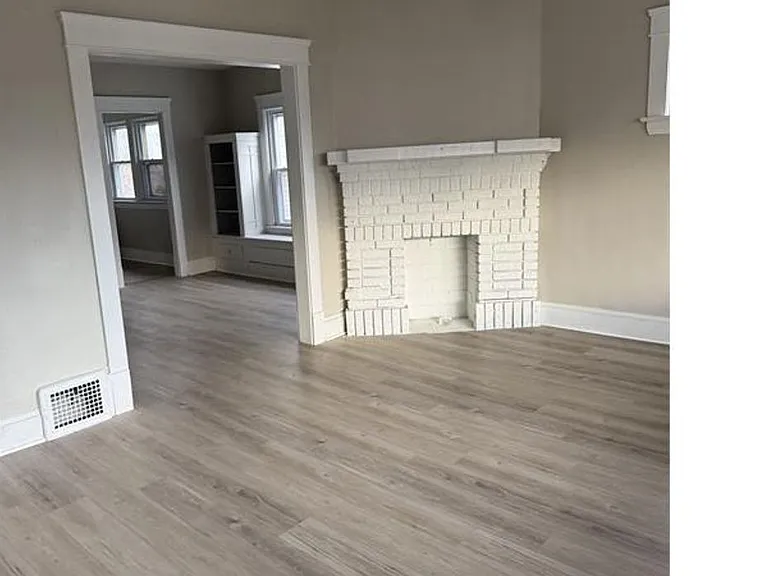 11903 Fairport Ave — Photo 9