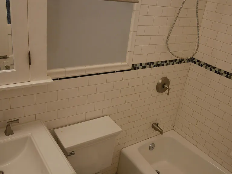 2419 W Sunset Blvd — Photo 13