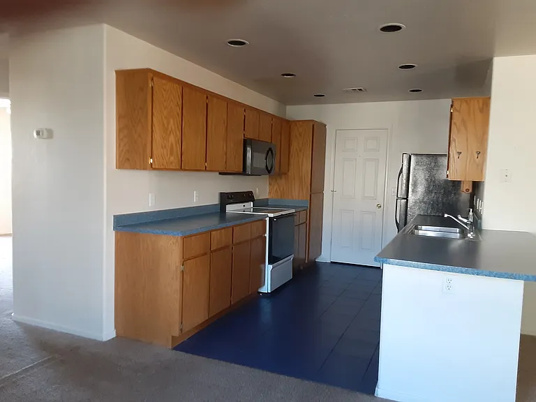 2819 N Superstition Ln — Photo 8