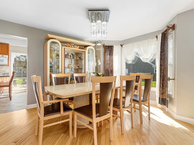155 Chapel Oaks Dr — Photo 8