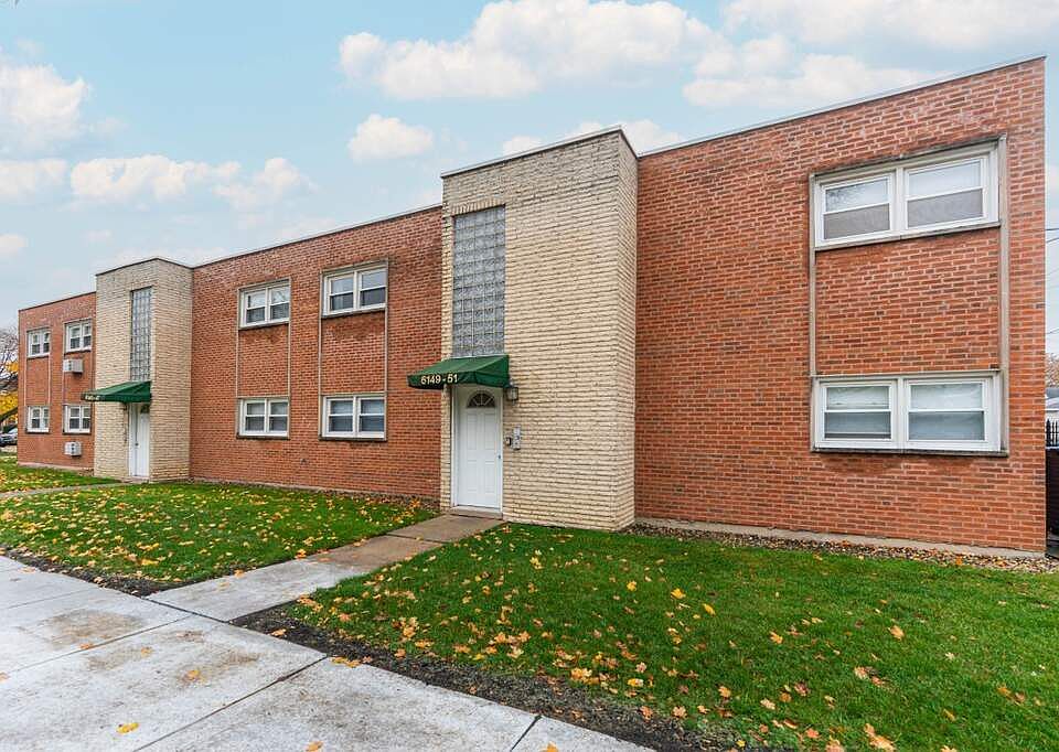 1st image of 6151 W Thorndale Ave #2
