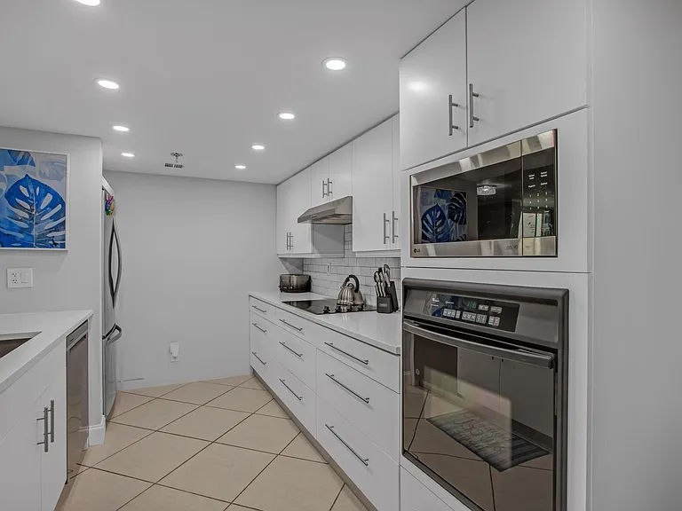 955 Egret Cir #104 — Photo 8
