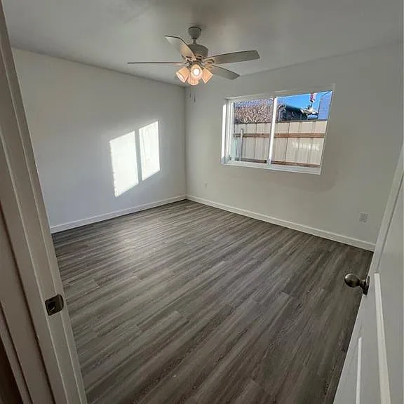 625 Papworth Ave #B — Photo 8