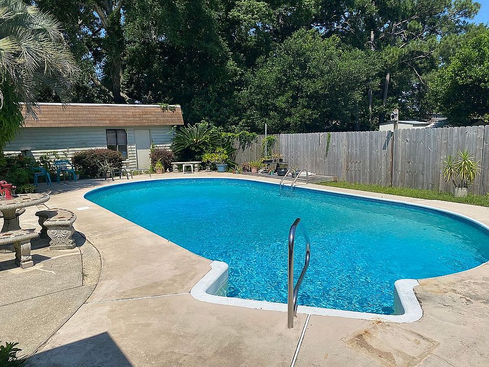 2nd image of 2651 Bayview Way