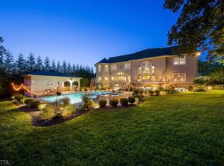 270 Drew Ave, Paramus, NJ 07652