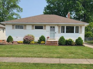 31613 Douglas Dr, Willowick, OH 44095