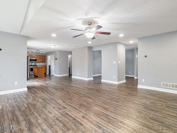 4th image of 6604 Brook Falls Ct