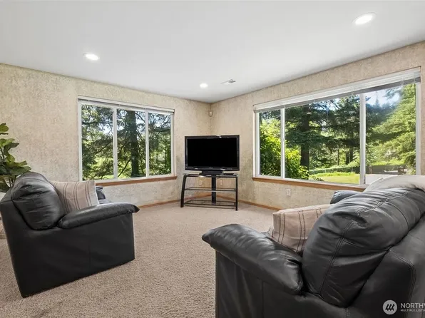 8016 Pacific Hwy S, Federal Way, WA 98003