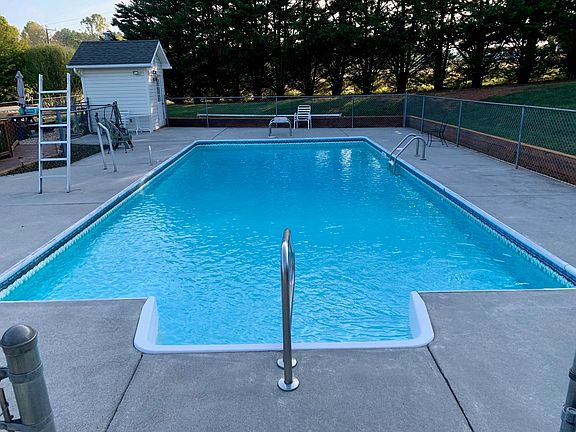 4th image of 1040 Davis Mill Ln