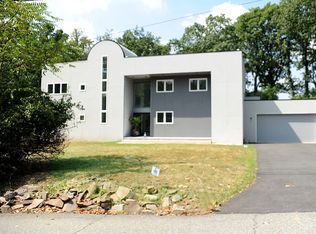 312 Crestmont Rd, Cedar Grove, NJ 07009