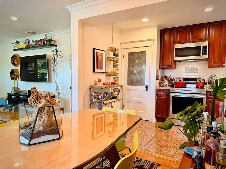 2832 Lincoln Ave — Photo 6