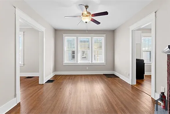 220 Clay St — Photo 7