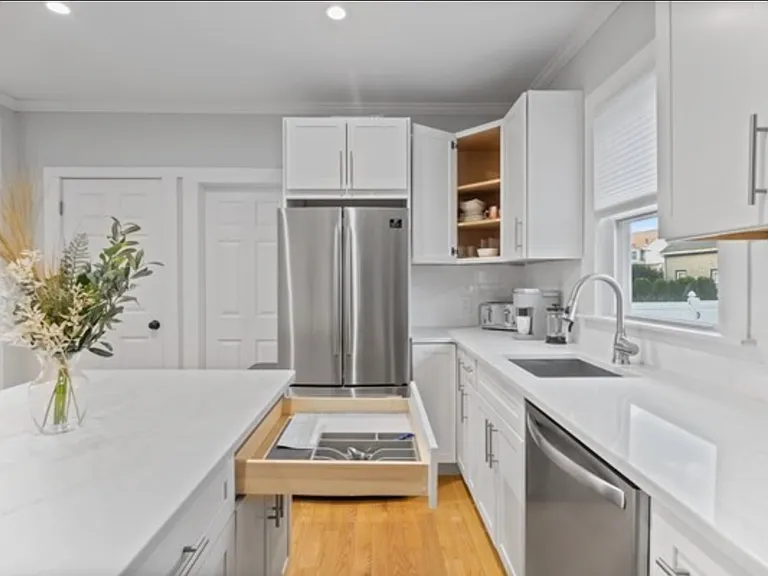 14 Everett St #2 — Photo 11