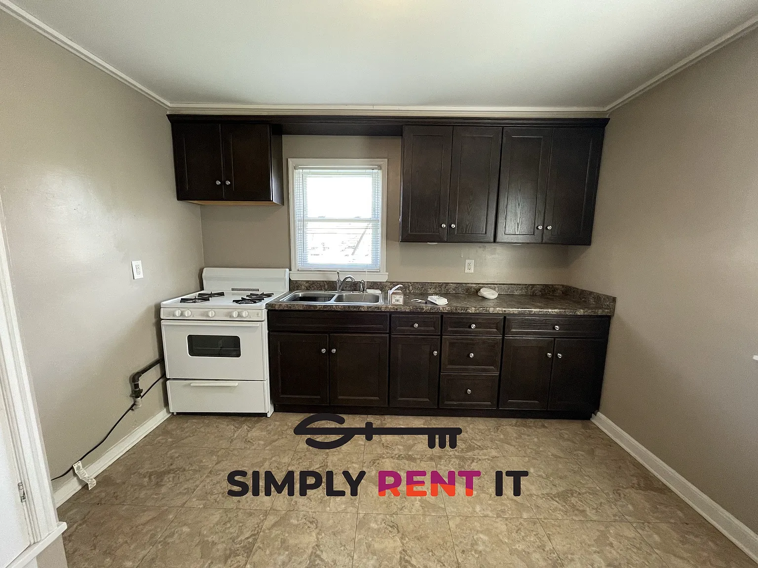 2 Bedroom | On Campus | Free Parking | Aug 1 — Photo 2