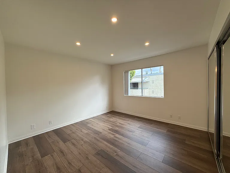 5400 Radford Ave #25 — Photo 13