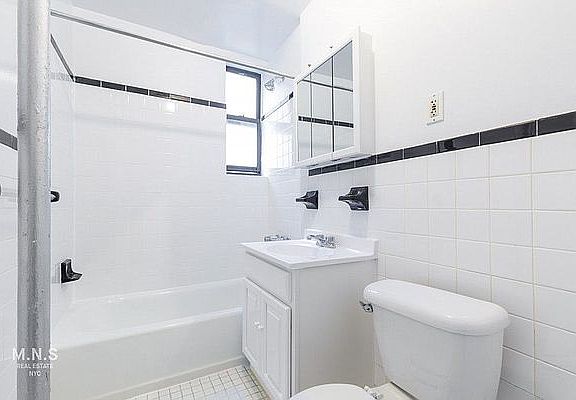 3rd image of 4334 49th St APT 4L