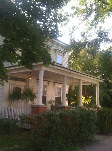 Historic 2/1 family home