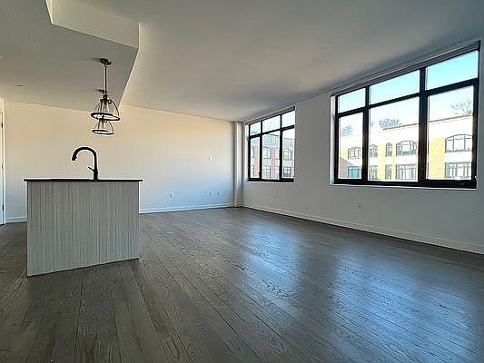 1st image of 125 Parkside Ave APT 6K