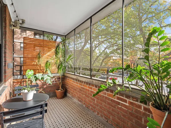 266 East Broadway image 10 of 10