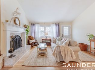 22 Gardners Ln, Hampton Bays, NY 11946